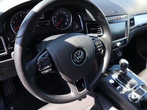 2017 Volkswagen Touareg Sport w/Technology