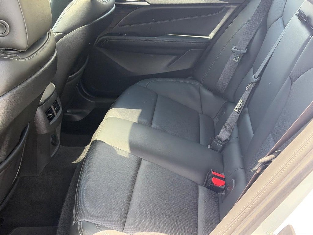 2023 Cadillac CT4 4dr Sdn Premium Luxury