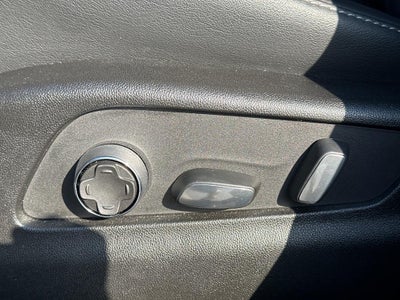 2025 Cadillac XT4 FWD 4dr Premium Luxury