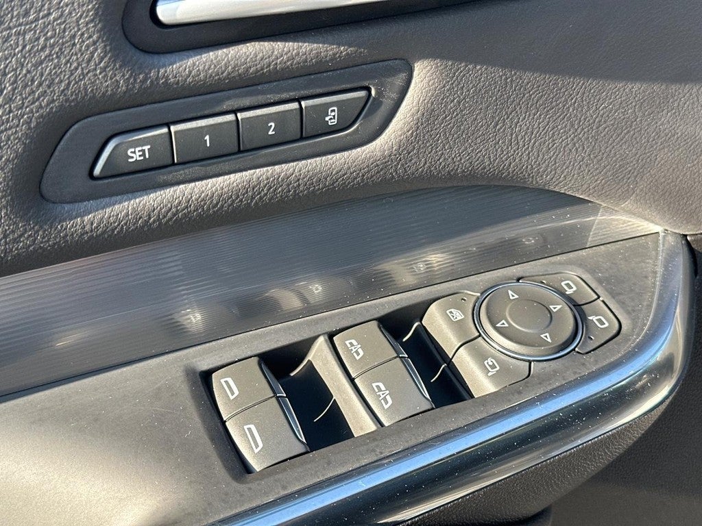 2025 Cadillac XT4 FWD 4dr Premium Luxury