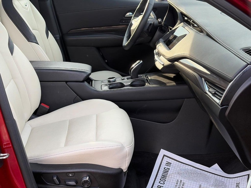 2022 Cadillac XT4 AWD 4dr Sport
