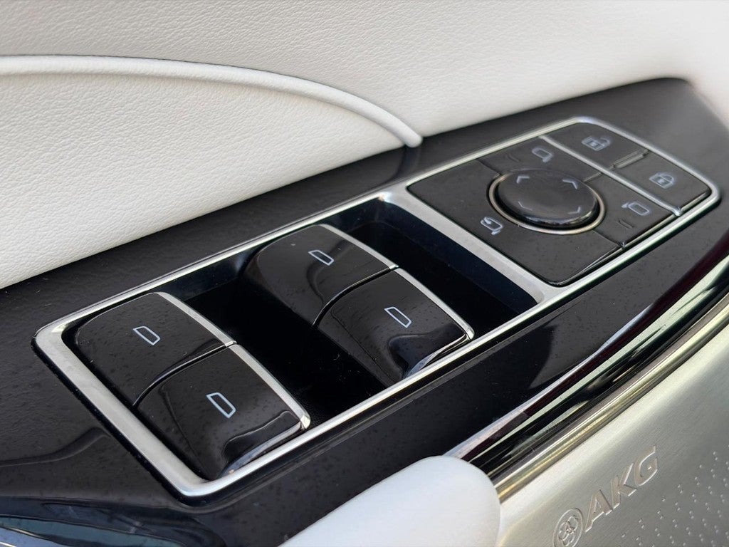 2024 Cadillac LYRIQ 4dr Luxury w/1SE