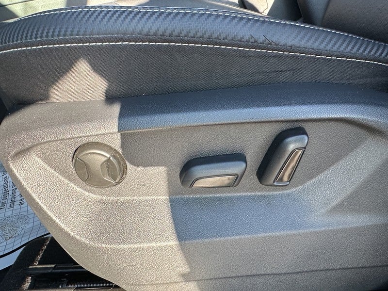 2023 Volkswagen Atlas Cross Sport 3.6L V6 SE w/Technology 4MOTION