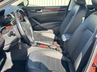 2012 Volkswagen Passat 4dr Sdn 2.5L Auto SEL PZEV