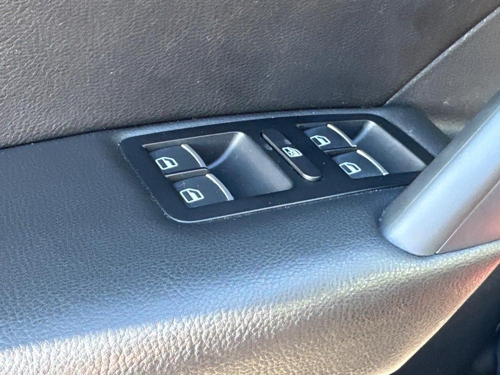 2012 Volkswagen Passat 4dr Sdn 2.5L Auto SEL PZEV