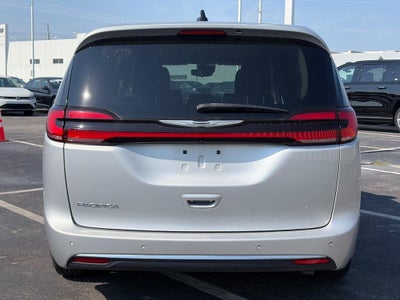 2024 Chrysler Pacifica Touring L FWD