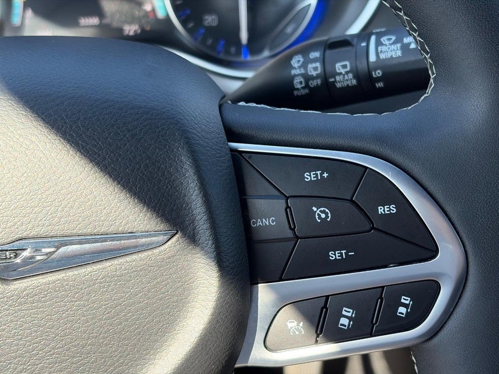 2025 Chrysler Pacifica Select FWD