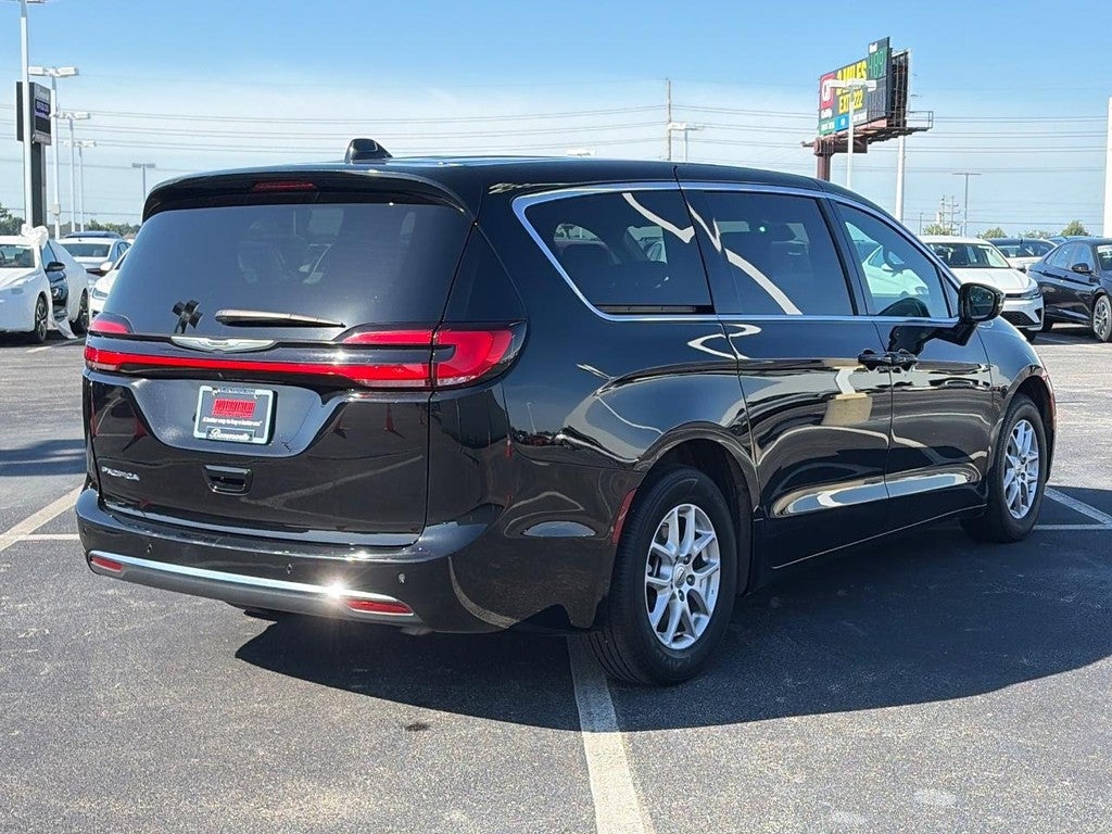 2025 Chrysler Pacifica Select FWD