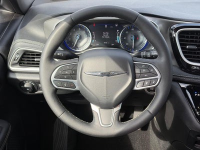 2025 Chrysler Pacifica Select FWD