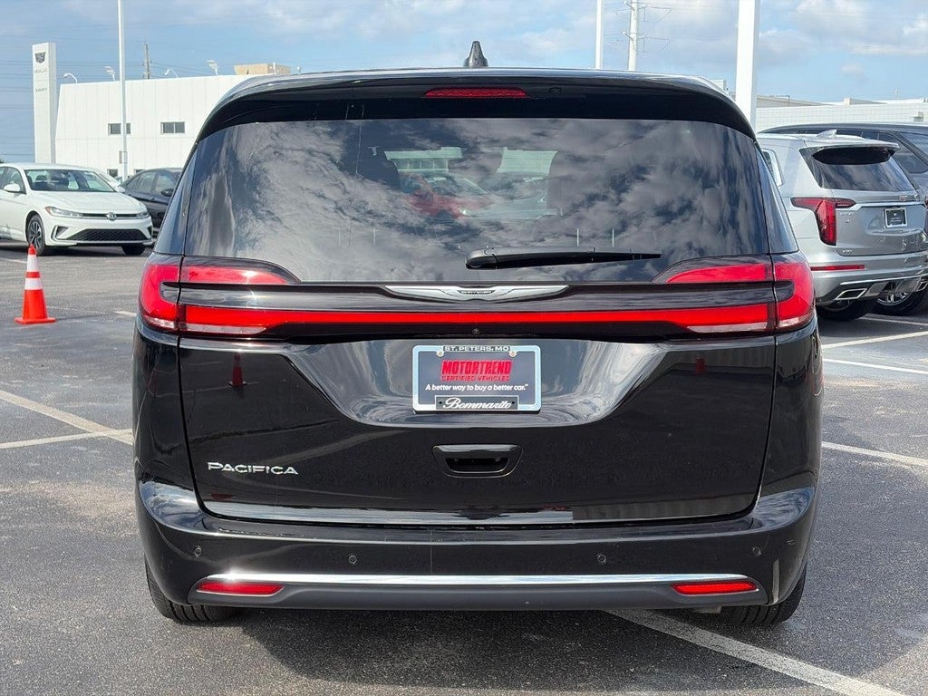 2025 Chrysler Pacifica Select FWD