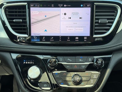 2025 Chrysler Pacifica Limited FWD