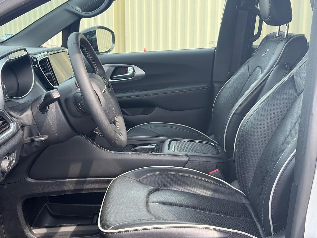 2026 Chrysler Pacifica Limited FWD