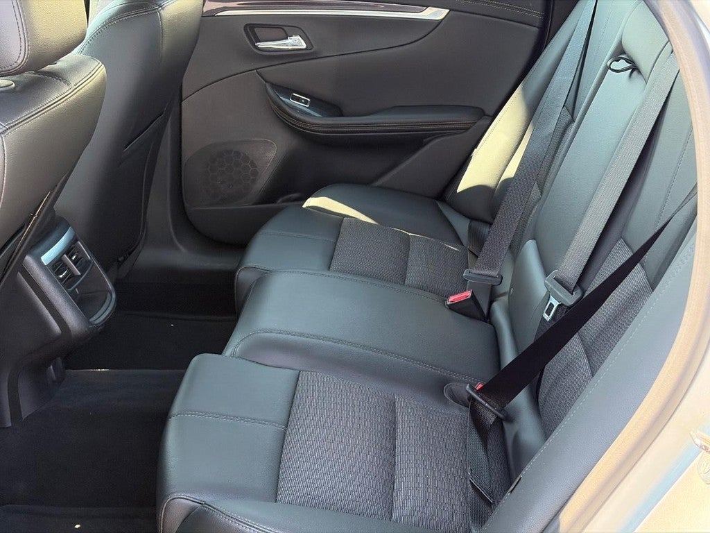 2017 Chevrolet Impala 4dr Sdn LT w/1LT