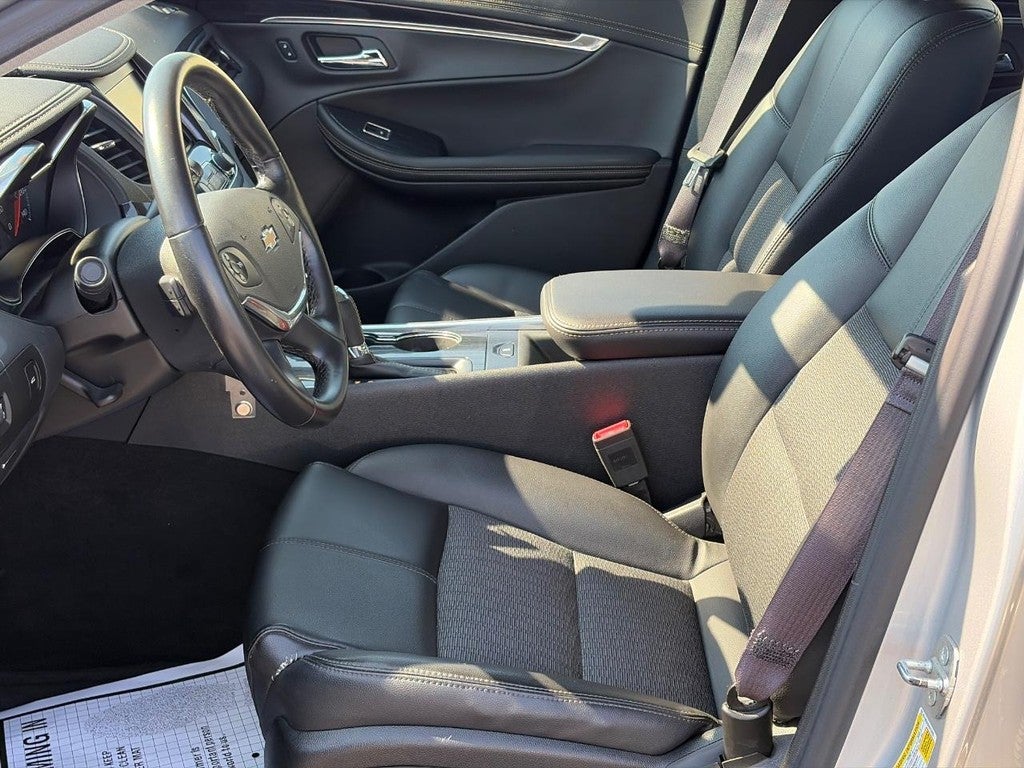 2017 Chevrolet Impala 4dr Sdn LT w/1LT