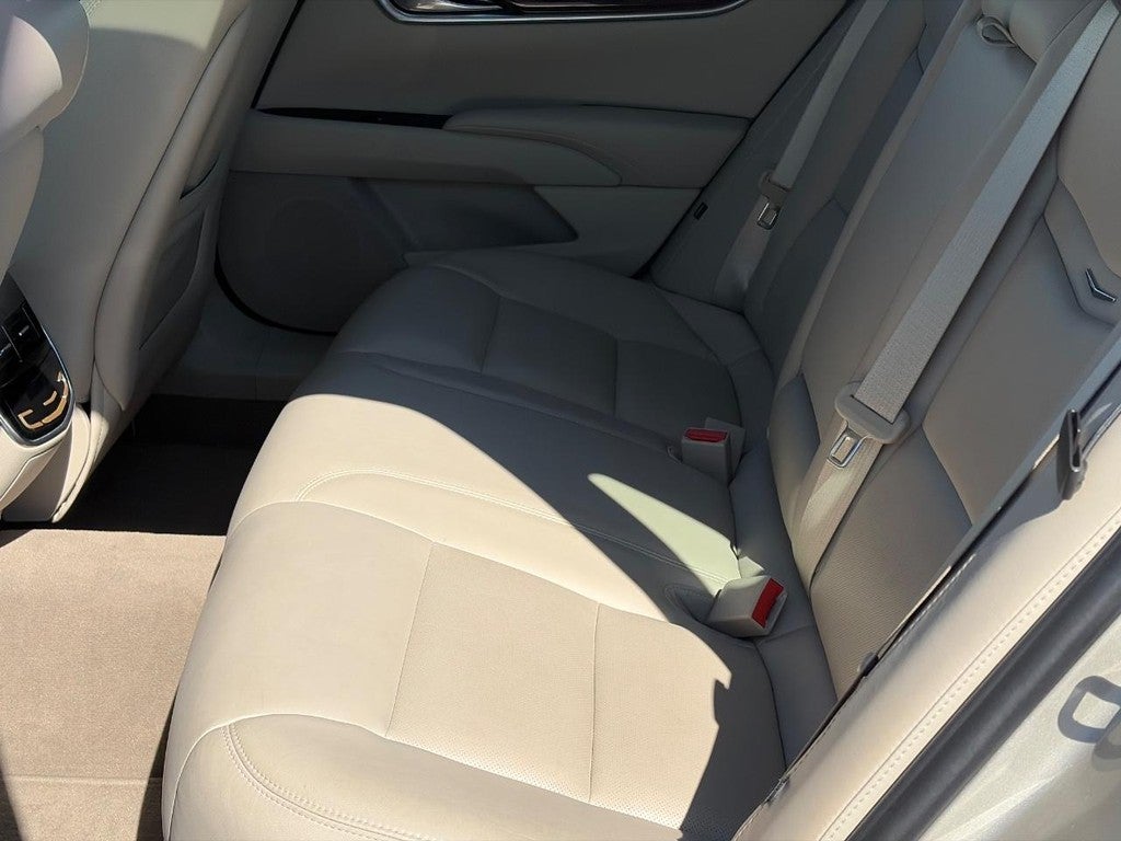 2013 Cadillac XTS 4dr Sdn Premium FWD