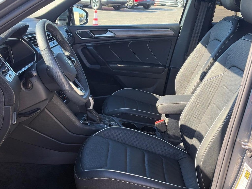 2024 Volkswagen Tiguan 2.0T SEL R-Line 4MOTION