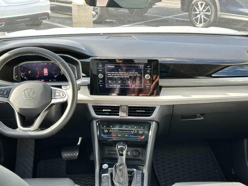 2025 Volkswagen Taos SEL 4MOTION