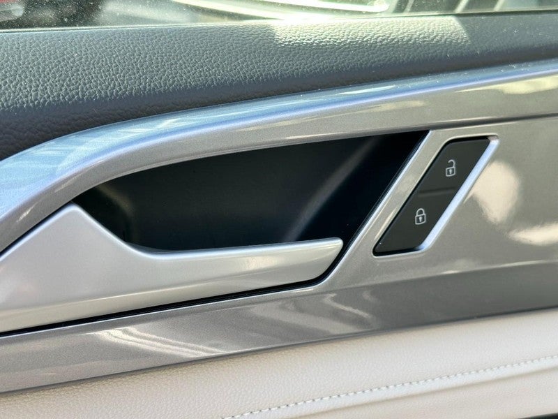 2025 Volkswagen Taos SEL 4MOTION