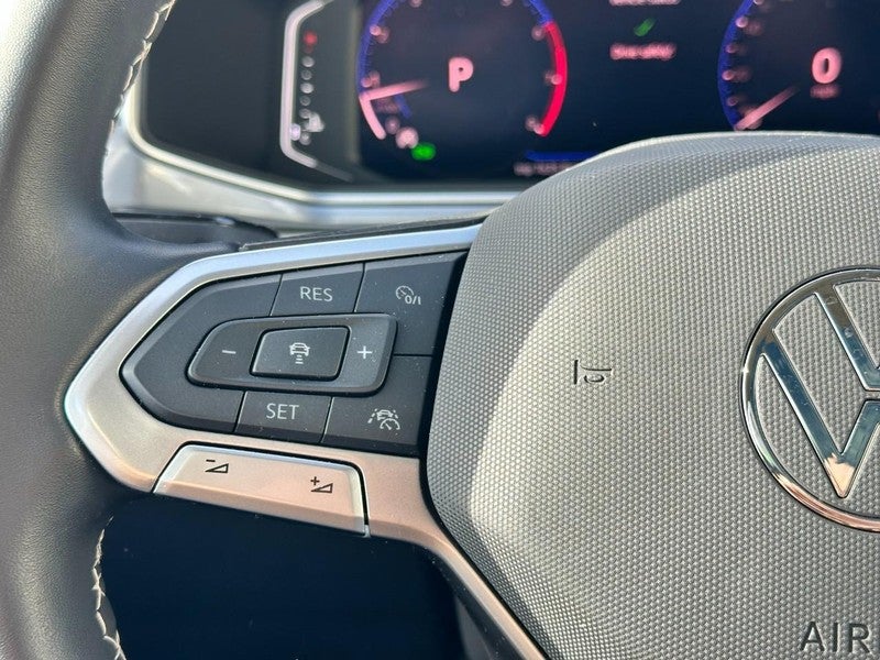 2025 Volkswagen Taos SEL 4MOTION