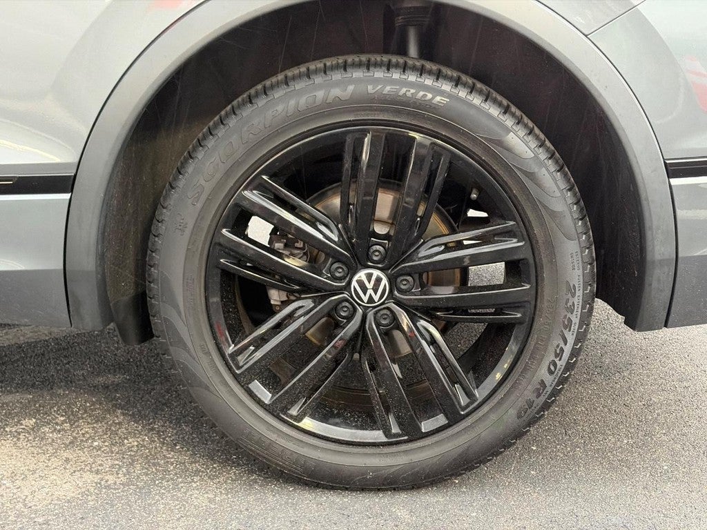 2022 Volkswagen Tiguan 2.0T SE R-Line Black 4MOTION