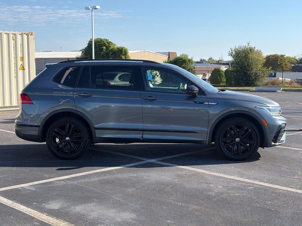 2022 Volkswagen Tiguan 2.0T SE R-Line Black 4MOTION