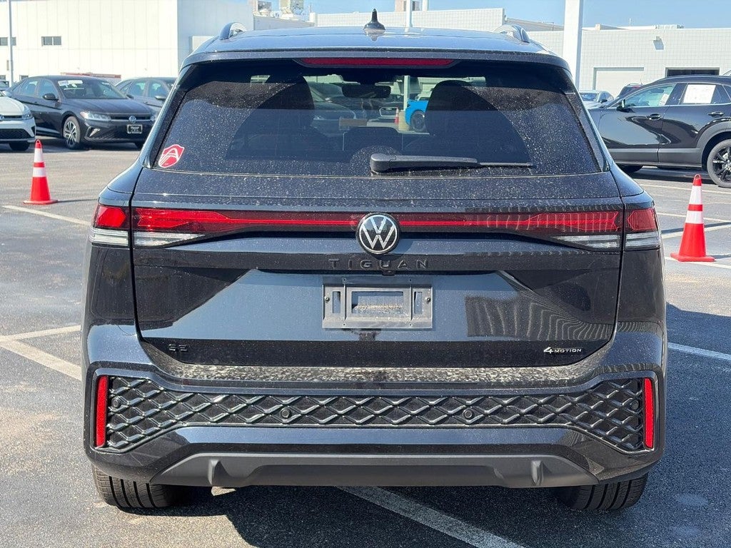 2025 Volkswagen Tiguan 2.0T SE R-Line Black 4MOTION