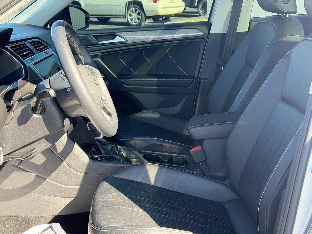 2024 Volkswagen Tiguan 2.0T SE 4MOTION