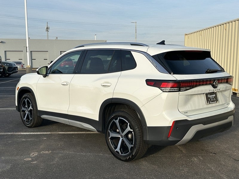 2025 Volkswagen Tiguan 2.0T SE 4MOTION