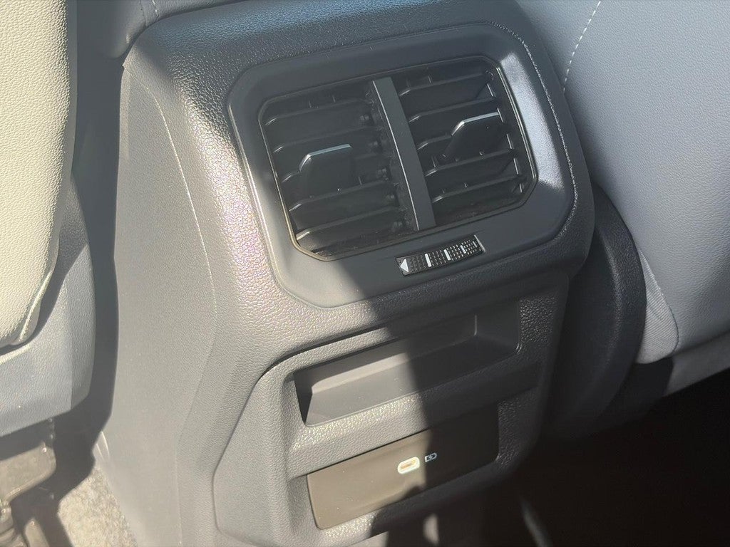 2023 Volkswagen Taos SE 4MOTION