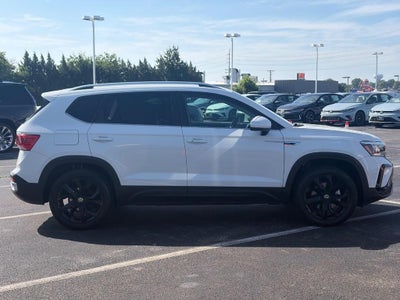 2023 Volkswagen Taos SE 4MOTION
