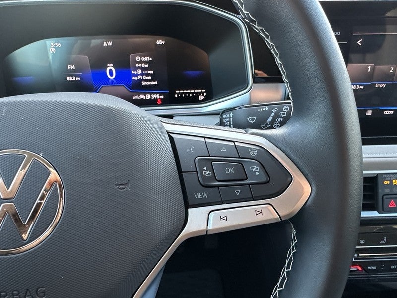 2025 Volkswagen Taos SE FWD