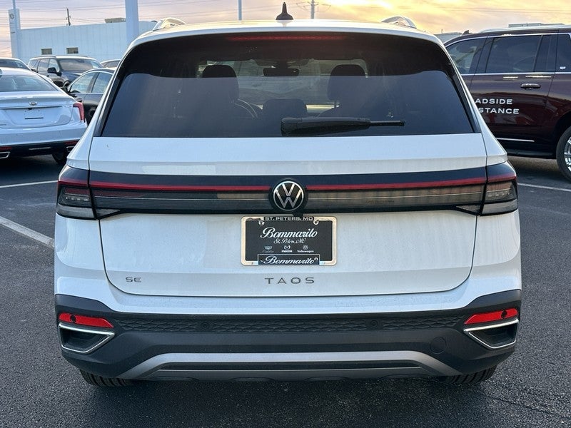 2025 Volkswagen Taos SE FWD