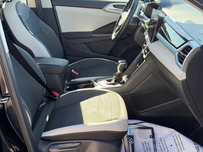2026 Volkswagen Taos SE FWD