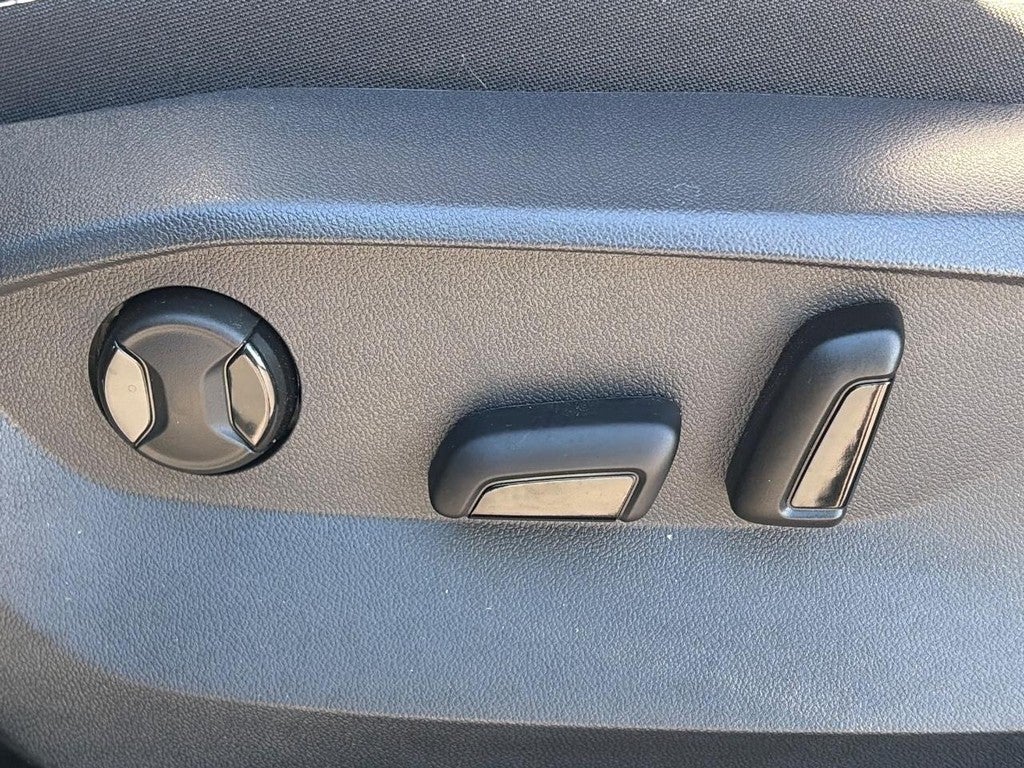 2026 Volkswagen Taos SE FWD