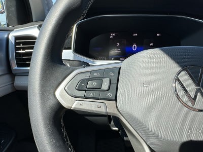 2025 Volkswagen Taos SE FWD