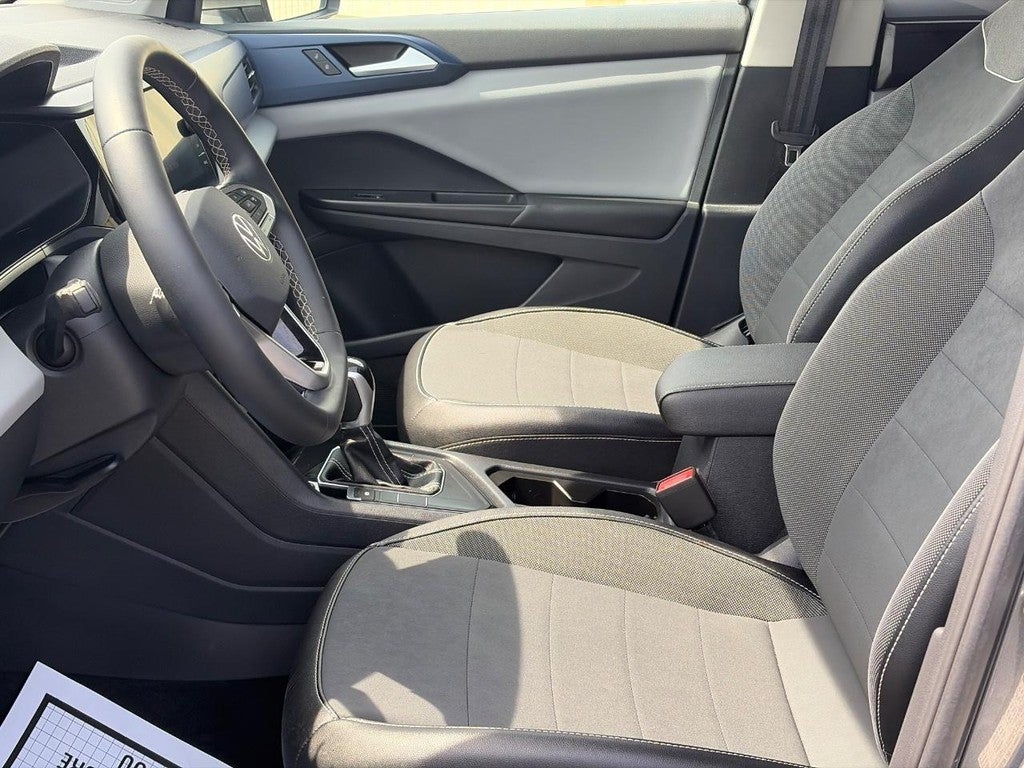 2023 Volkswagen Taos SE FWD