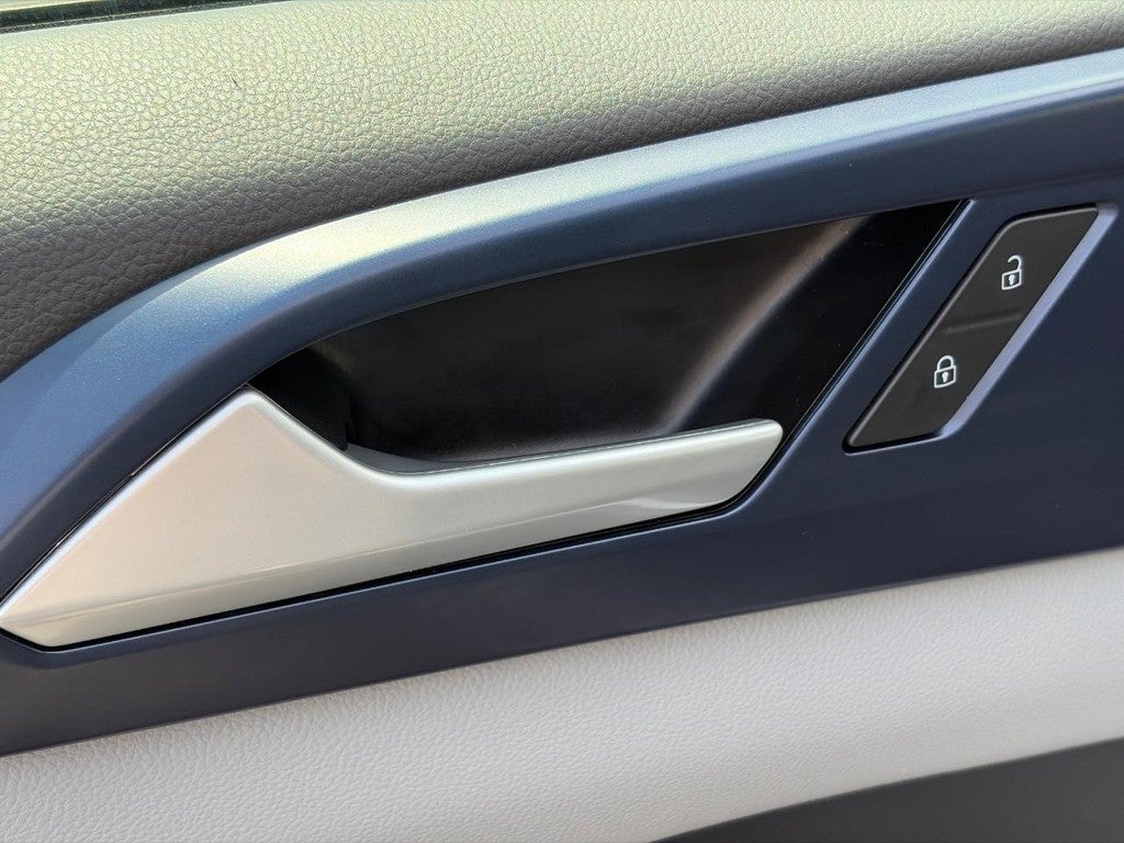 2023 Volkswagen Taos SE FWD