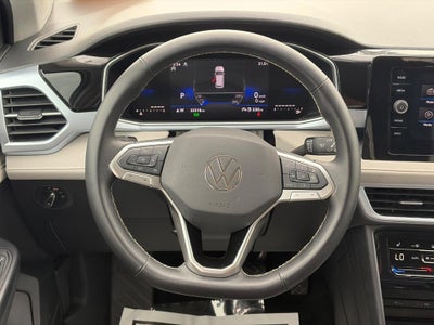 2025 Volkswagen Taos SE 4MOTION