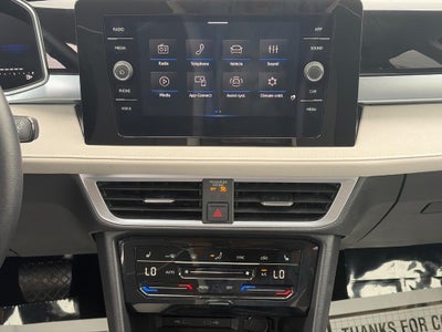 2025 Volkswagen Taos SE 4MOTION