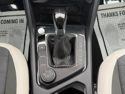 2025 Volkswagen Taos SE 4MOTION