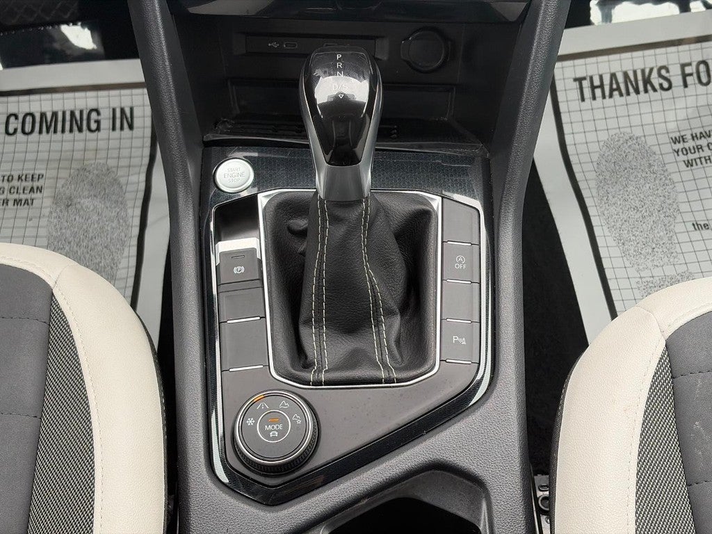 2025 Volkswagen Taos SE 4MOTION