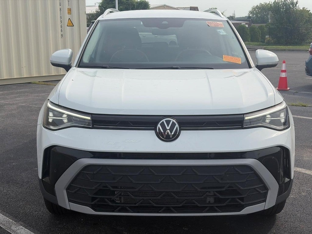 2025 Volkswagen Taos SE 4MOTION