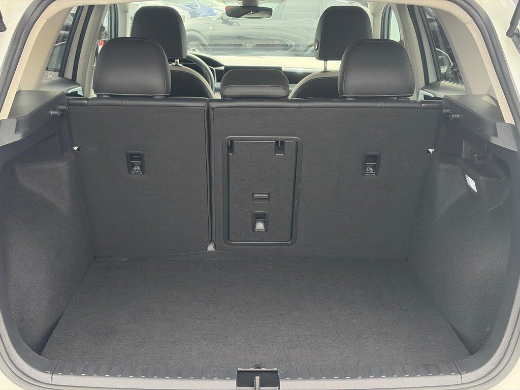 2025 Volkswagen Taos SE 4MOTION