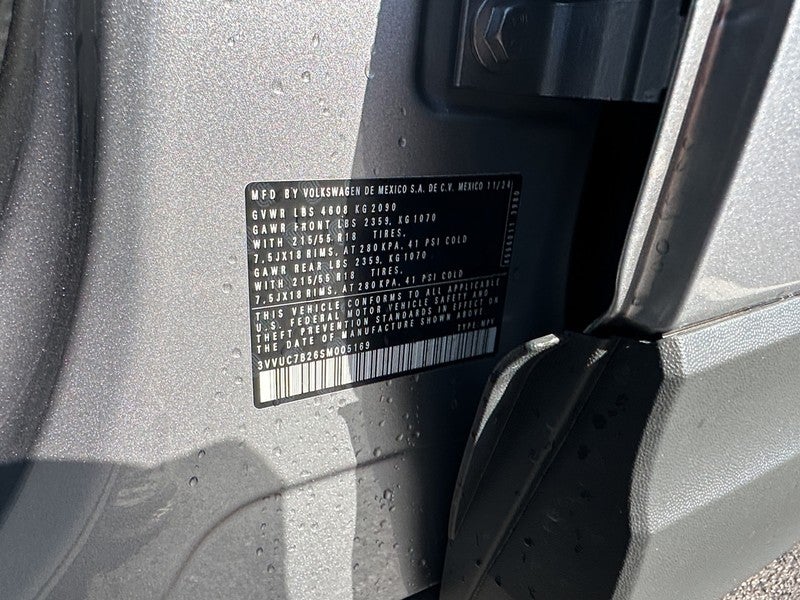 2025 Volkswagen Taos SE 4MOTION