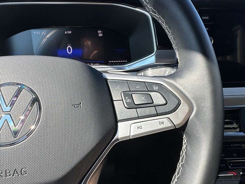 2025 Volkswagen Taos SE 4MOTION