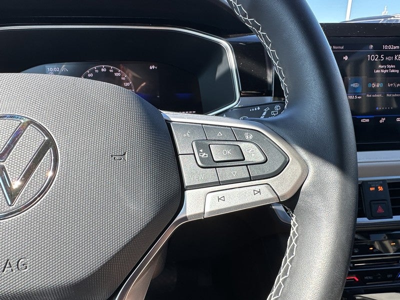 2025 Volkswagen Taos SE 4MOTION