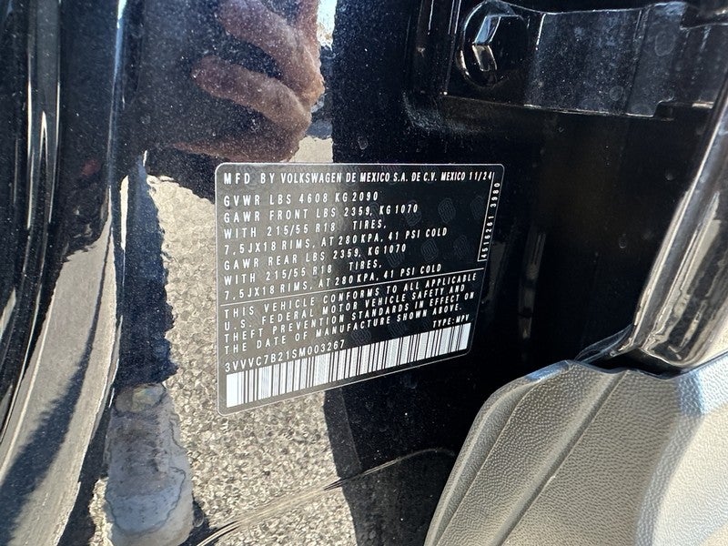 2025 Volkswagen Taos SE 4MOTION