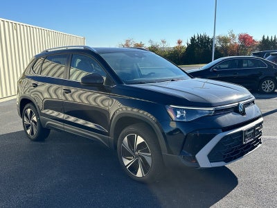 2025 Volkswagen Taos SE 4MOTION