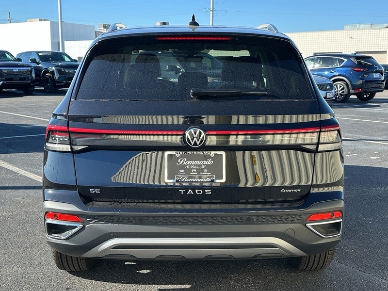 2025 Volkswagen Taos SE 4MOTION