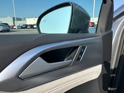 2025 Volkswagen Taos SE 4MOTION